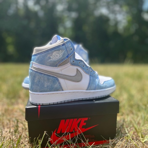 Air Jordan 1 Hyper Royal - Picture 3 of 6